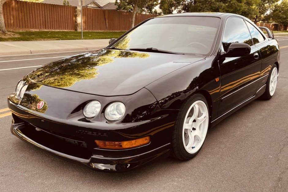 1999 Acura Integra sold for $16,500