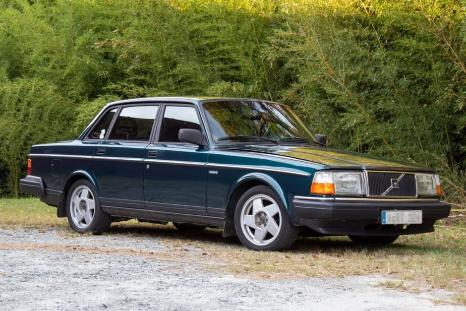 1993 Volvo 240 sold for $5,500