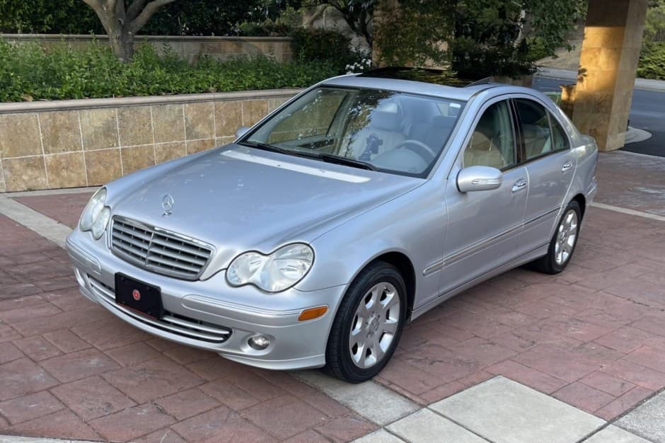 2006 Mercedes-Benz W203 C-Class sold for $4,250
