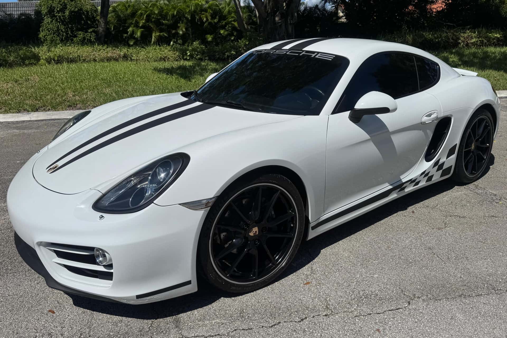 2014 Porsche 981 Cayman sold for $29,750