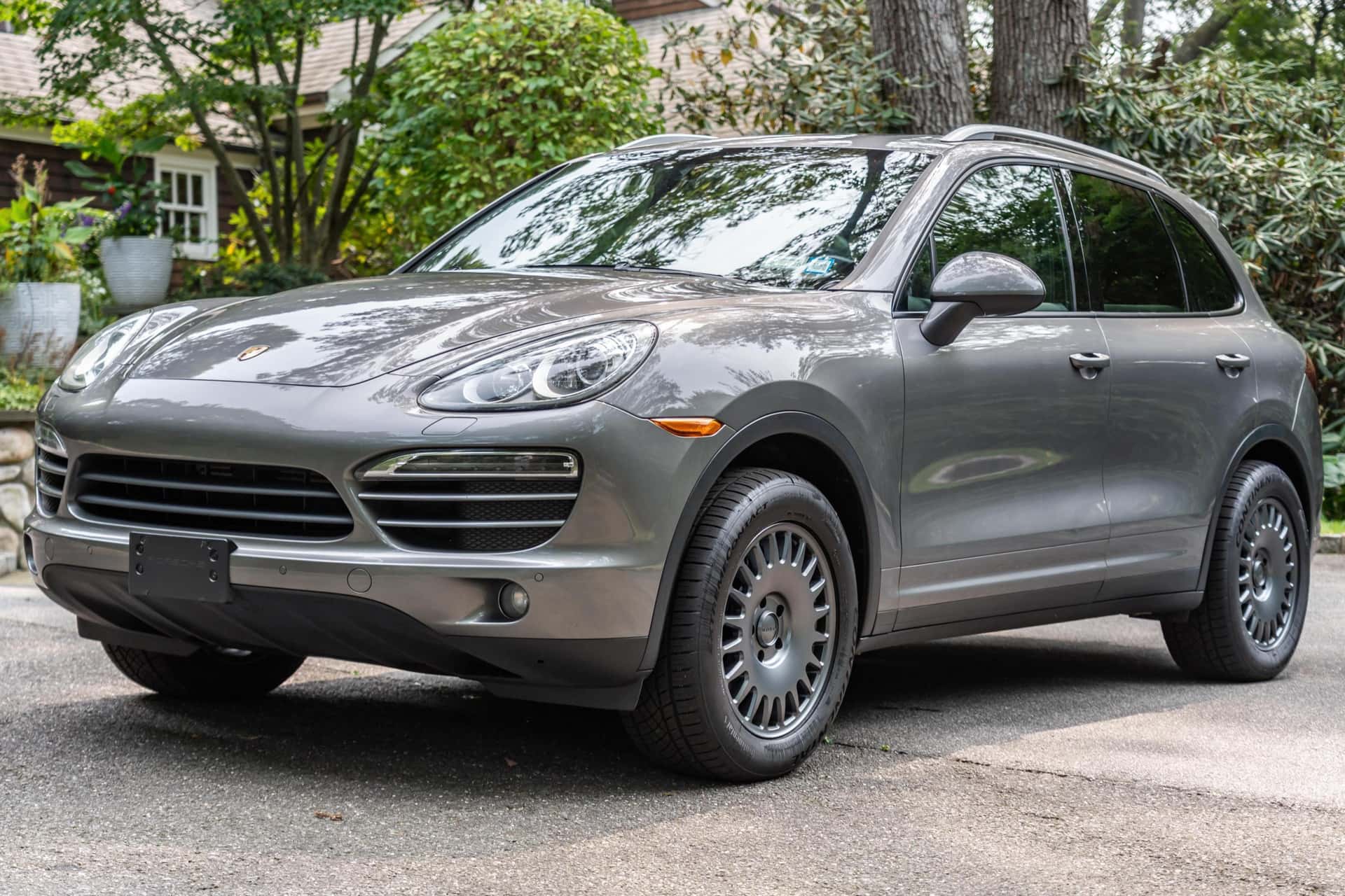 2012 Porsche Cayenne sold for $18,250