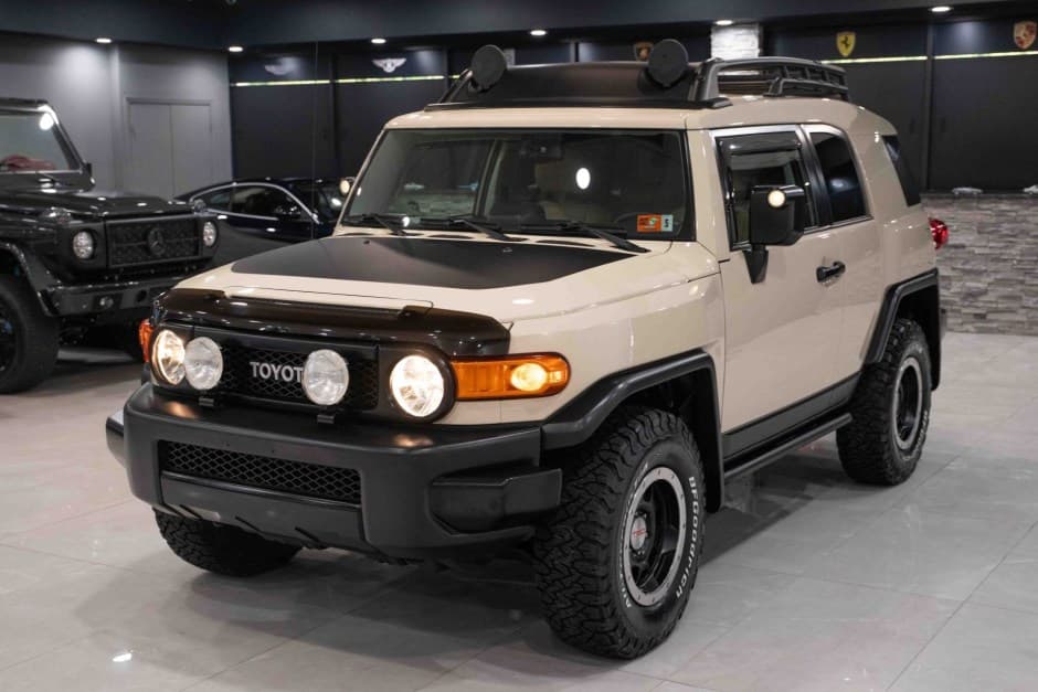 2010 Toyota FJ Cruiser sold for $45,000