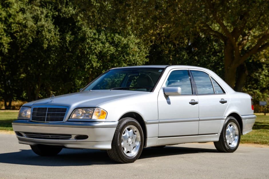 1999 Mercedes-Benz W202 C-Class sold for $4,000