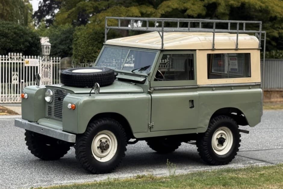1967 Land Rover Series 88 sold for $13,750