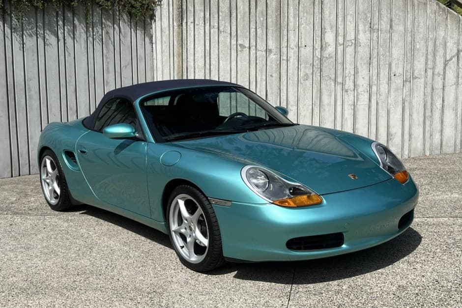 1999 Porsche 986 Boxster sold for $13,300