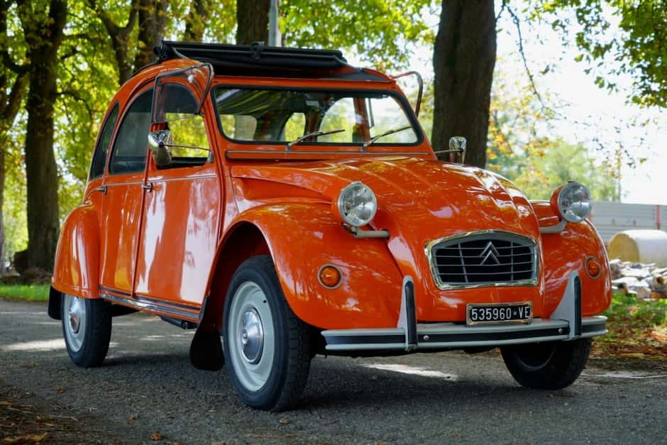 1983 Citroen 2CV sold for €10,000