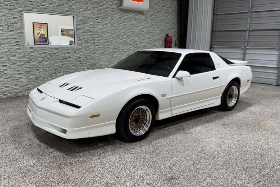 1987 Pontiac Firebird (1982-1992) sold for $24,000