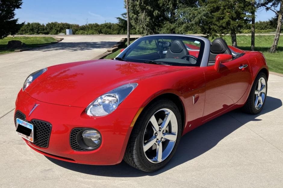 2009 Pontiac Solstice sold for $15,000