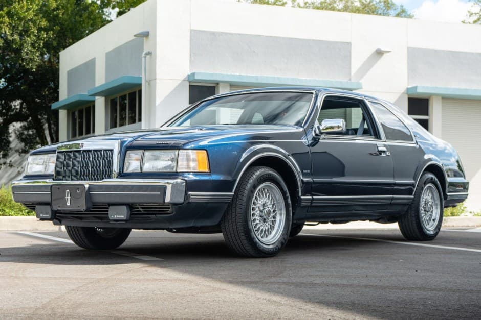 1991 Lincoln Continental Mark VII & Mark VII sold for $8,100