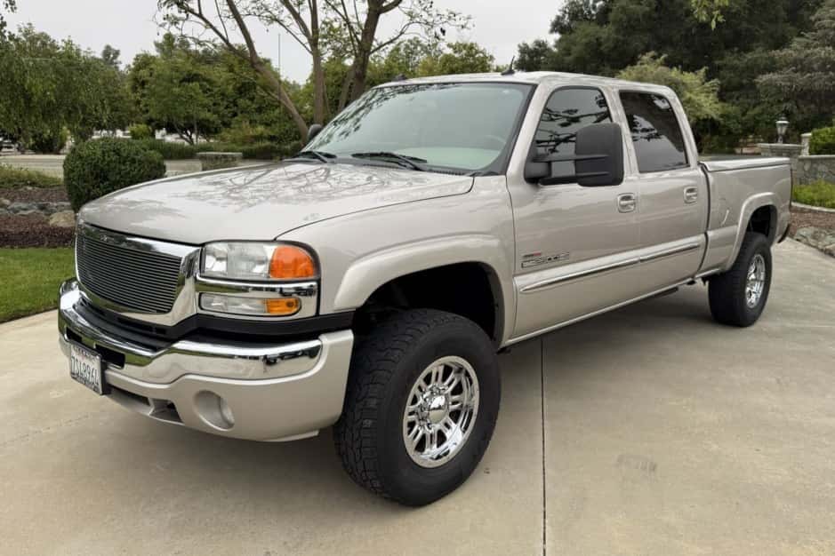 2005 GMC Sierra HD (GMT800 2000-2007) sold for $34,969