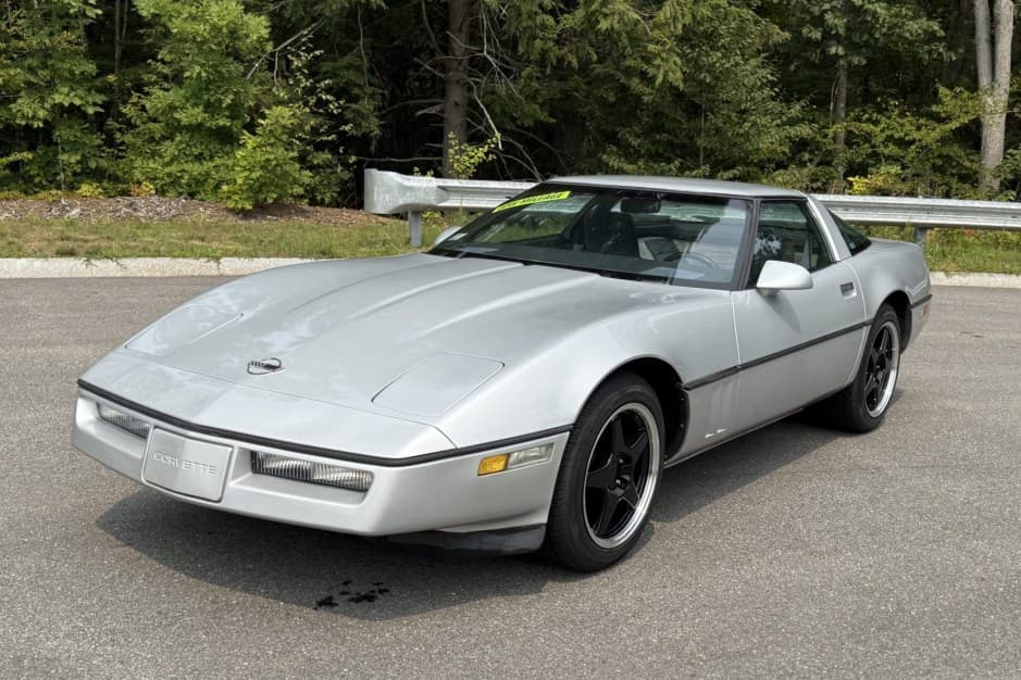 1984 Chevrolet Corvette C4 Coupe (1984-1991) sold for $5,600