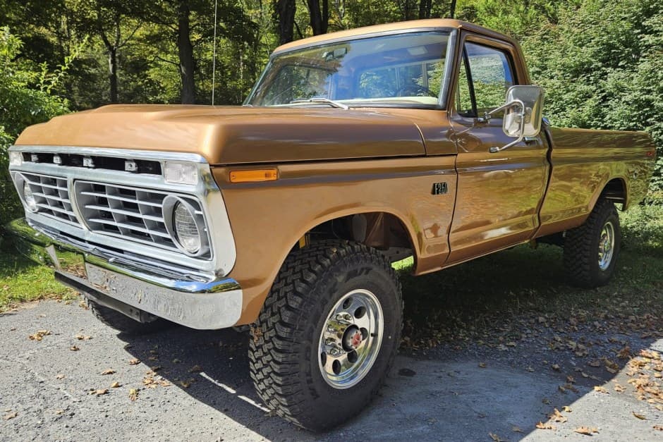 1974 Ford F-Series 1973-1979 sold for $25,250