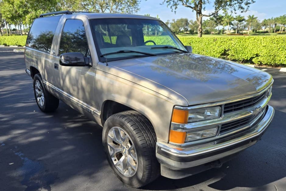 1999 Chevrolet Tahoe GMT400 sold for $10,000