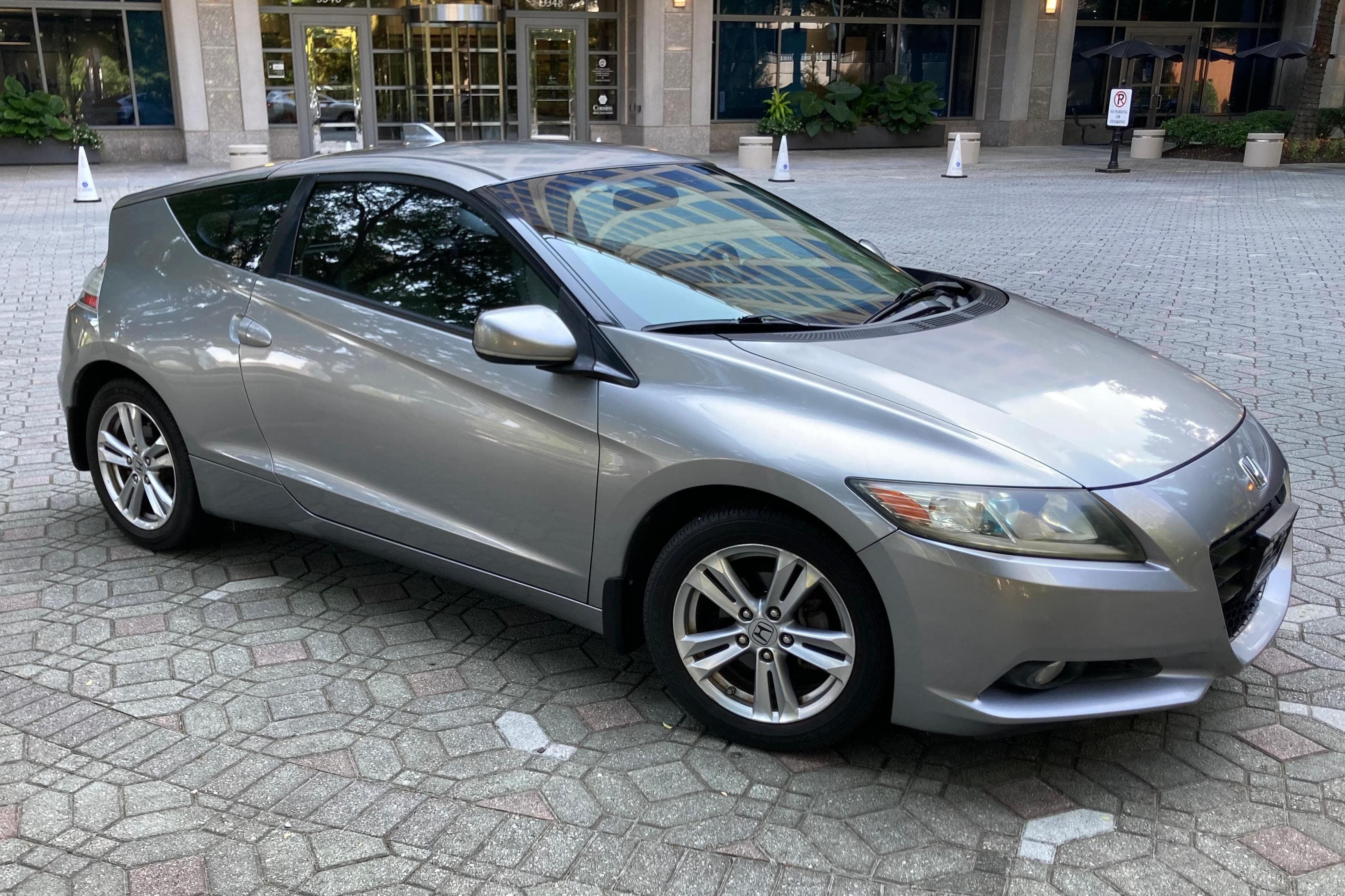2011 Honda CR-Z sold for $7,077