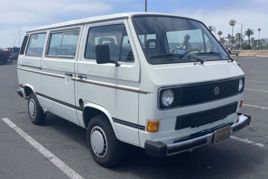 1984 Volkswagen Vanagon sold for $8,913