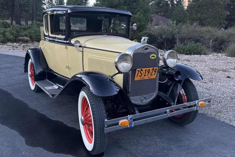 1930 Ford sold for $8,500