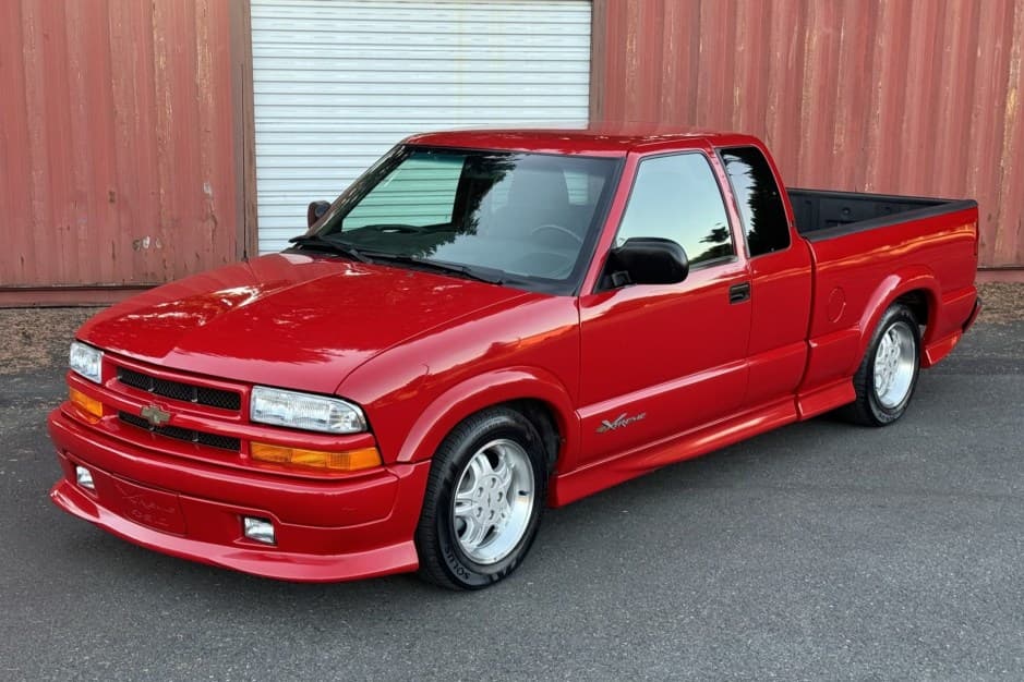 2001 Chevrolet S-10 (1994-2004) sold for $26,000