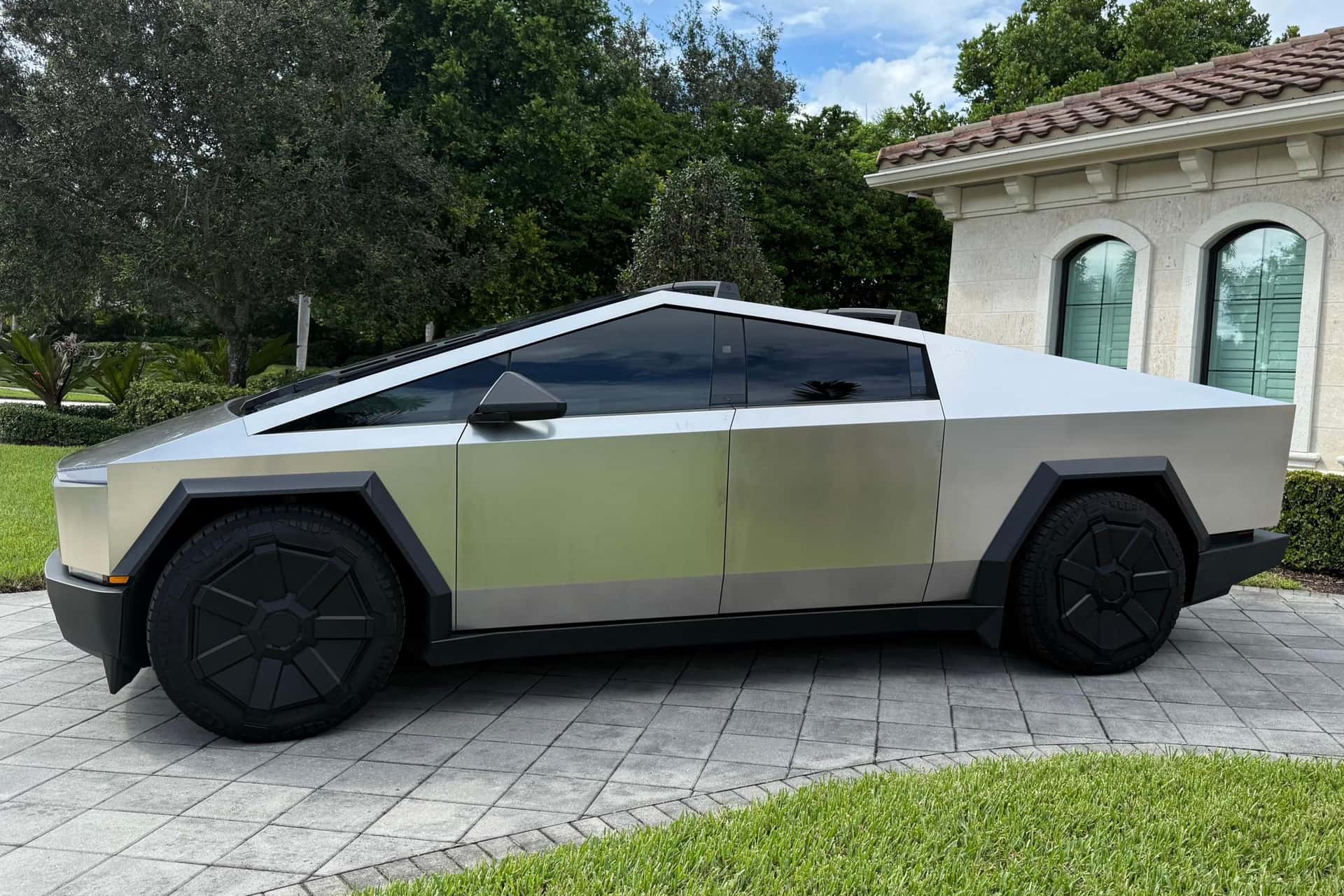 2024 Tesla Cybertruck sold for $66,800