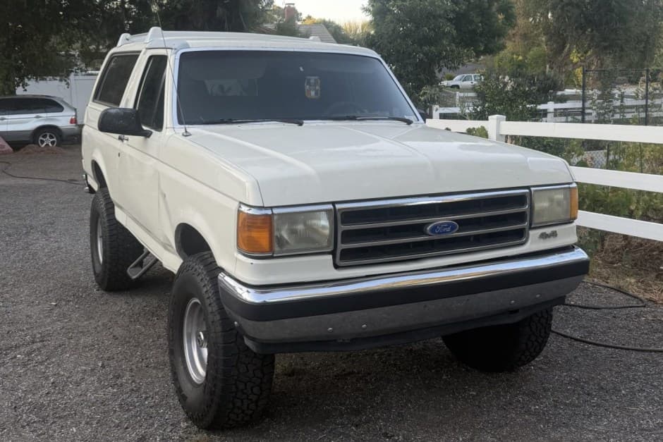 1989 Ford Bronco 4th-5th Generations 1987-1996 sold for $4,500