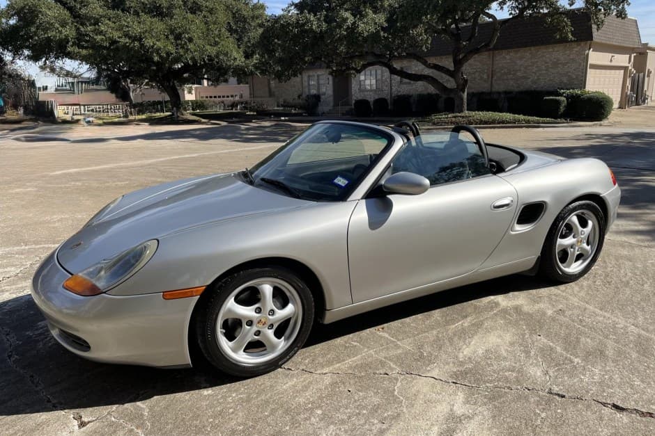 1997 Porsche 986 Boxster sold for $11,025
