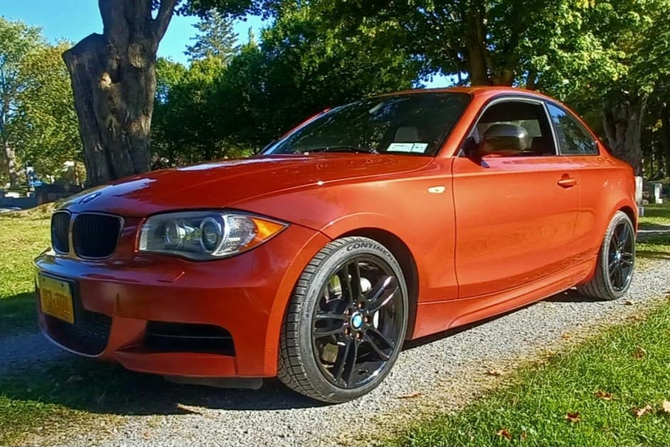 2011 BMW E82/E88 1-Series sold for $11,300