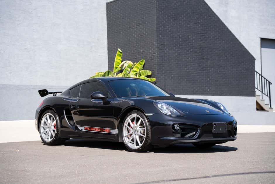 2014 Porsche 981 Cayman sold for $37,700