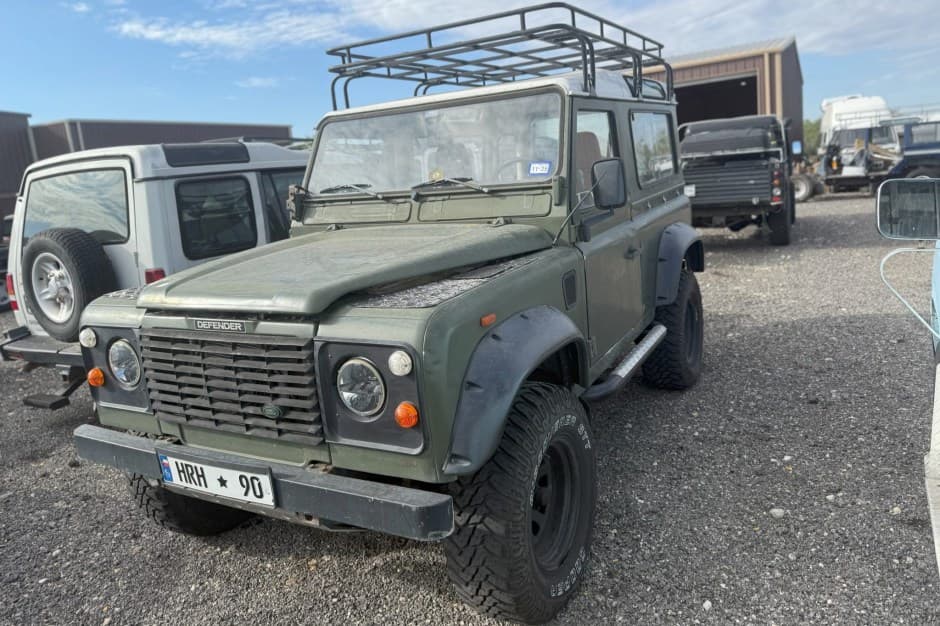 1991 Land Rover 90 / Defender 90 (Euro Spec) sold for $23,250