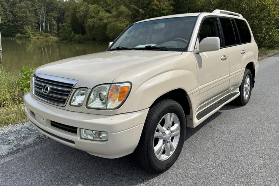 2005 Lexus LX470 sold for $17,500
