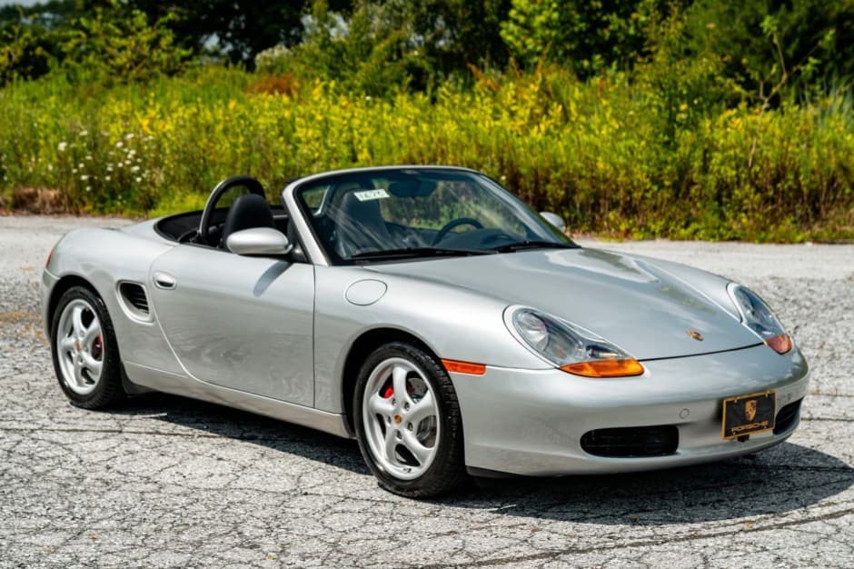 1997 Porsche 986 Boxster sold for $10,095