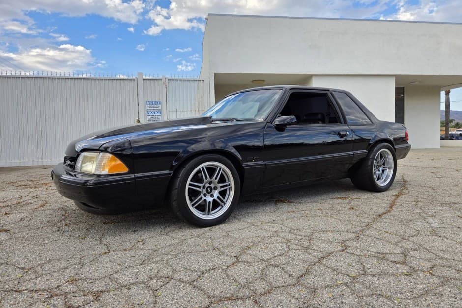 1992 Ford Fox-Body Mustang sold for $32,500