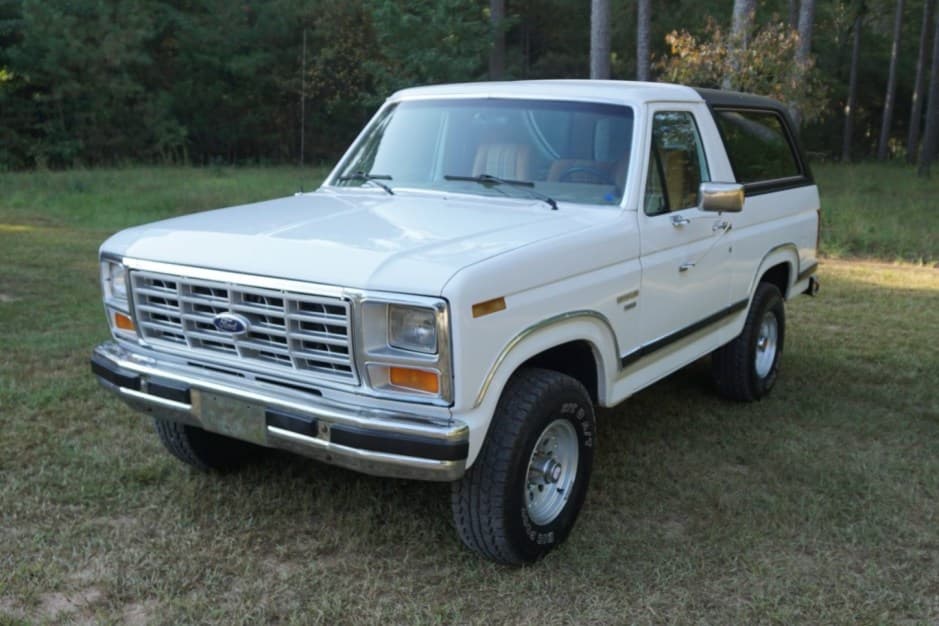 1986 Ford Bronco 3rd Generation 1980-1986 sold for $18,750
