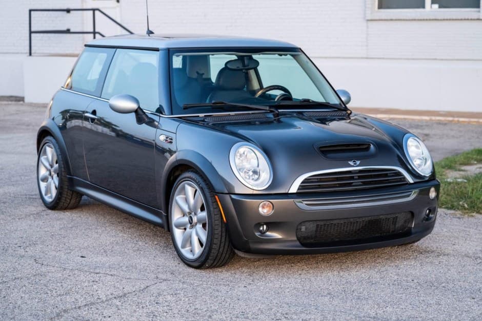 2006 Mini R53 Cooper S sold for $9,999