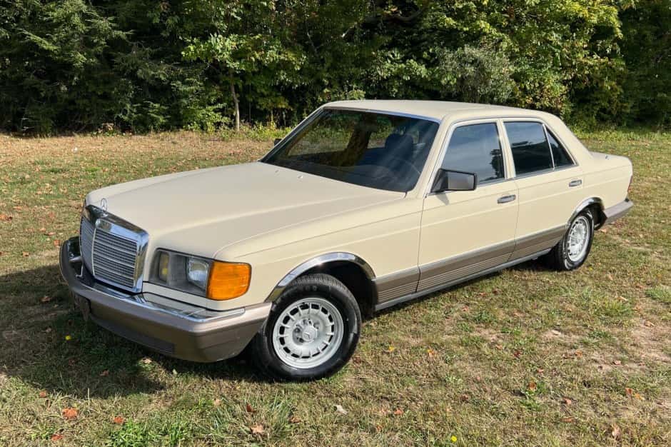 1983 Mercedes-Benz W126 S-Class sold for $7,000