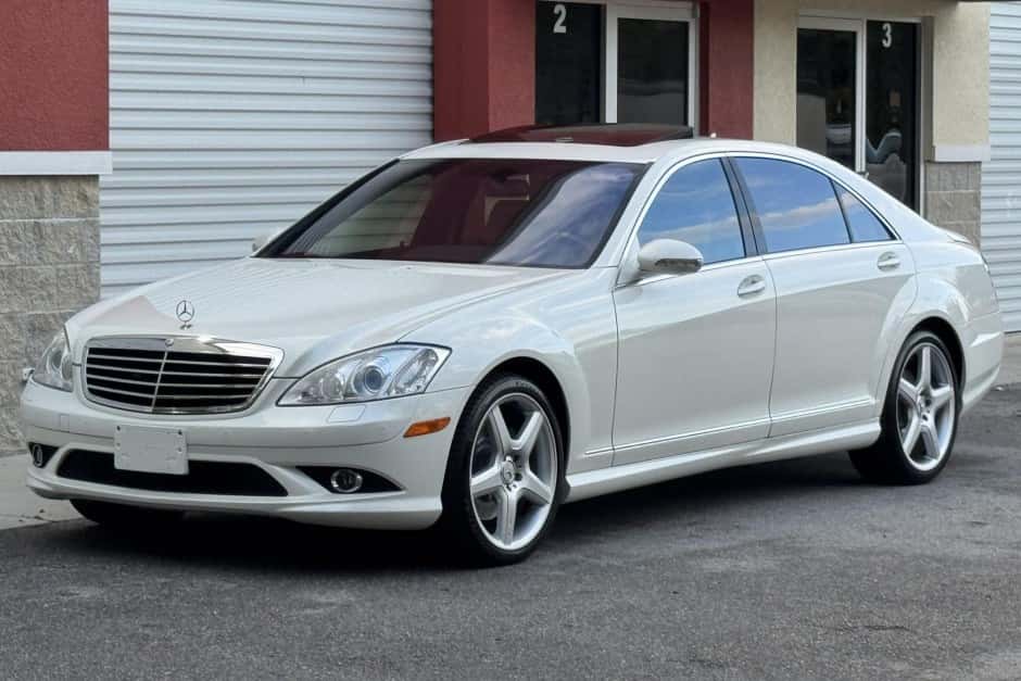 2009 Mercedes-Benz W221 S-Class sold for $18,777