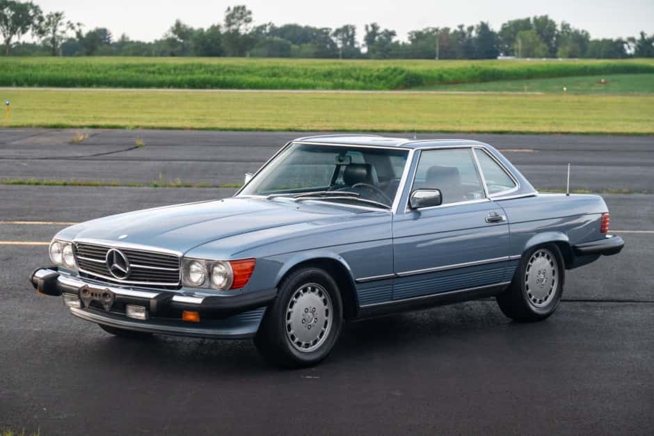 1986 Mercedes-Benz R107 SL sold for $11,555