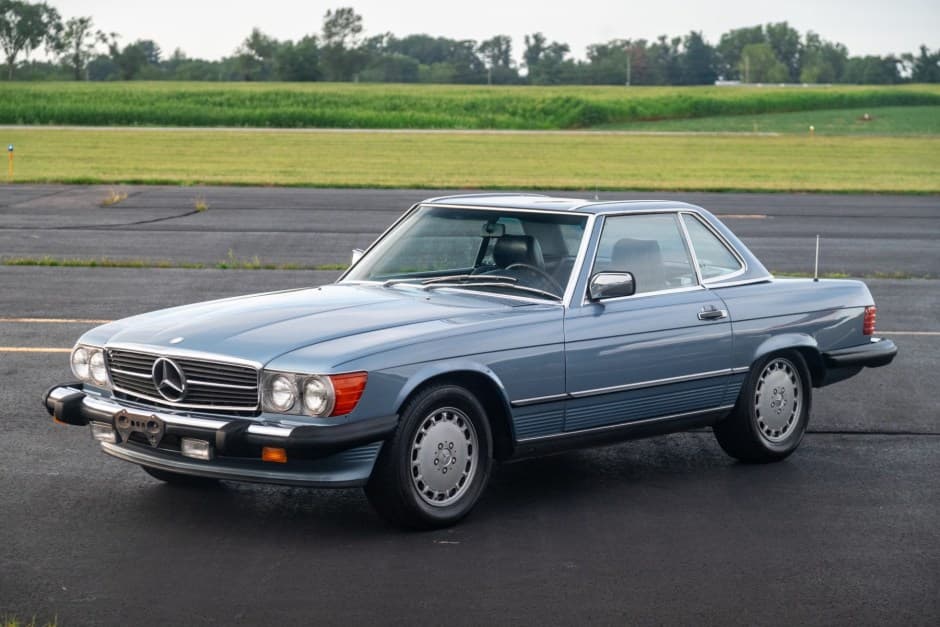 1986 Mercedes-Benz R107 SL sold for $11,555