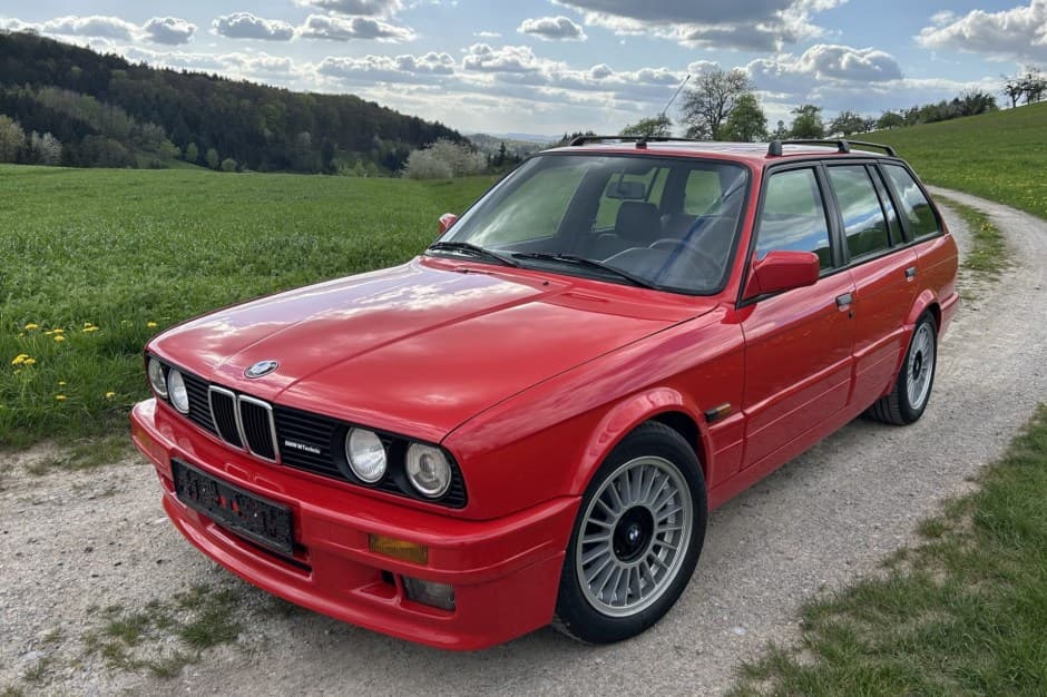 1992 BMW E30 3-Series Touring sold for $0