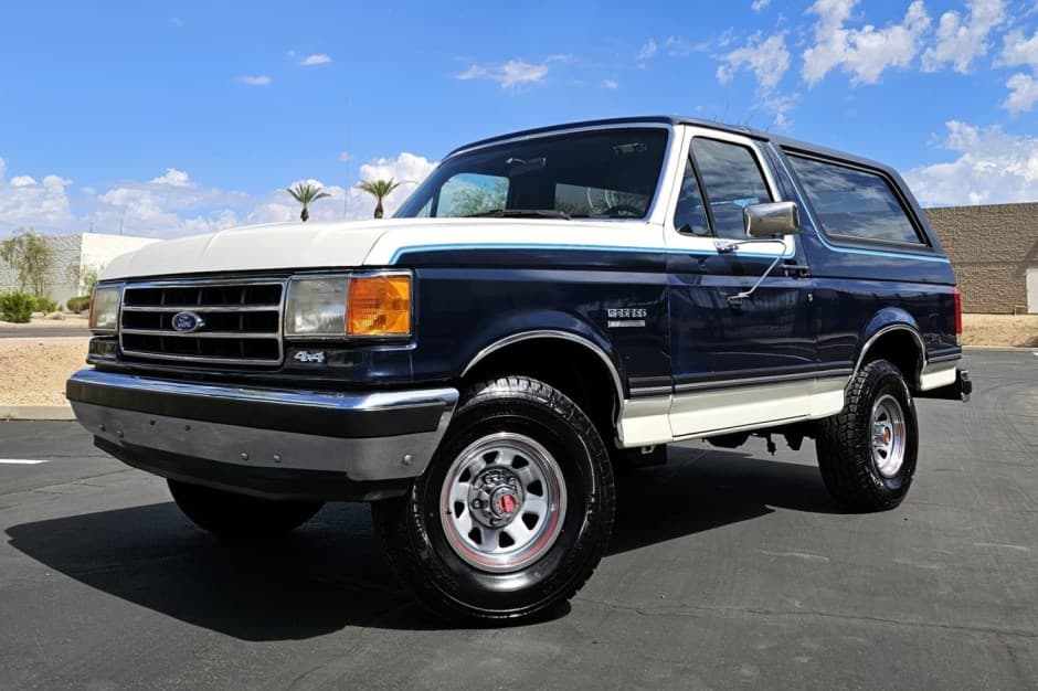 1989 Ford Bronco 4th-5th Generations 1987-1996 sold for $17,999