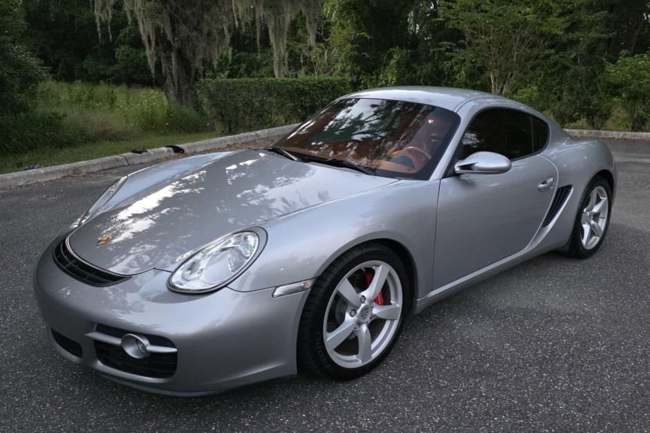 2007 Porsche 987 Cayman sold for $28,427