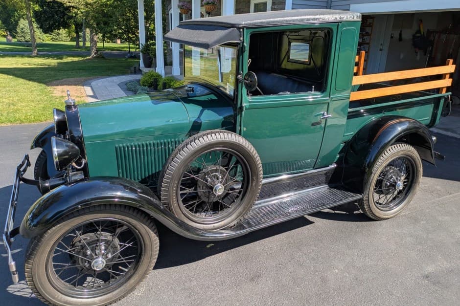 1929 Ford sold for $18,500