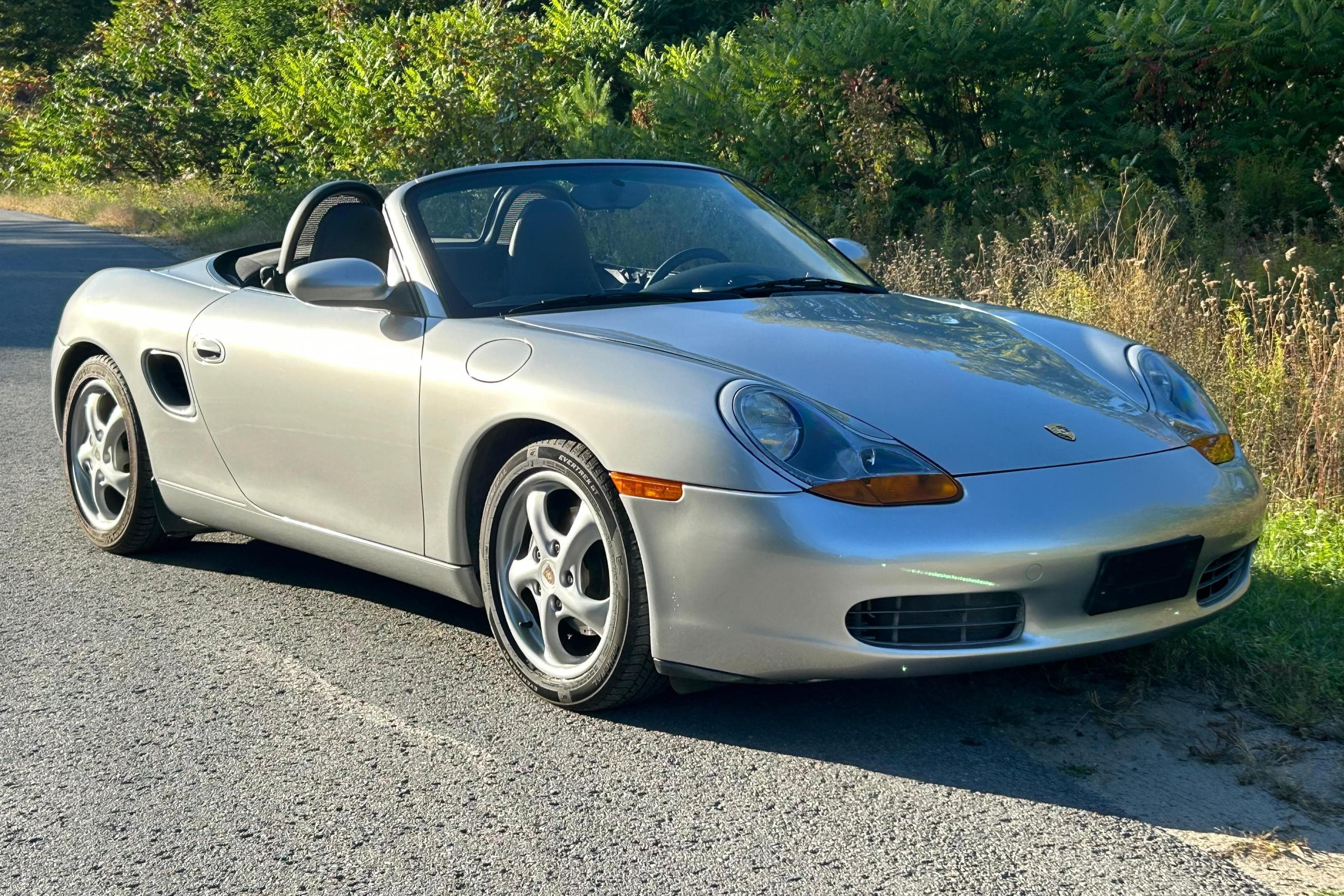 2000 Porsche 986 Boxster sold for $8,900