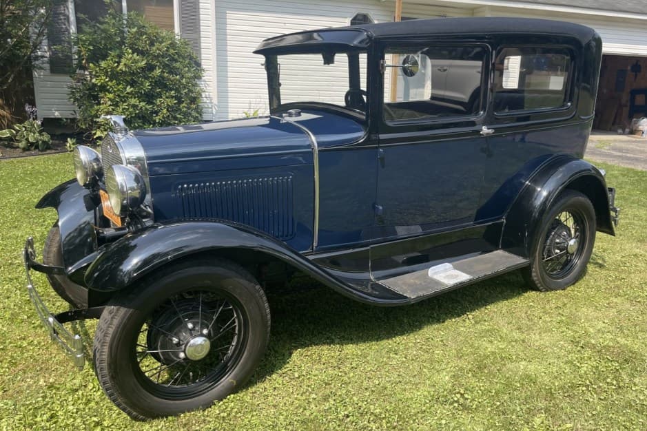 1930 Ford sold for $11,500