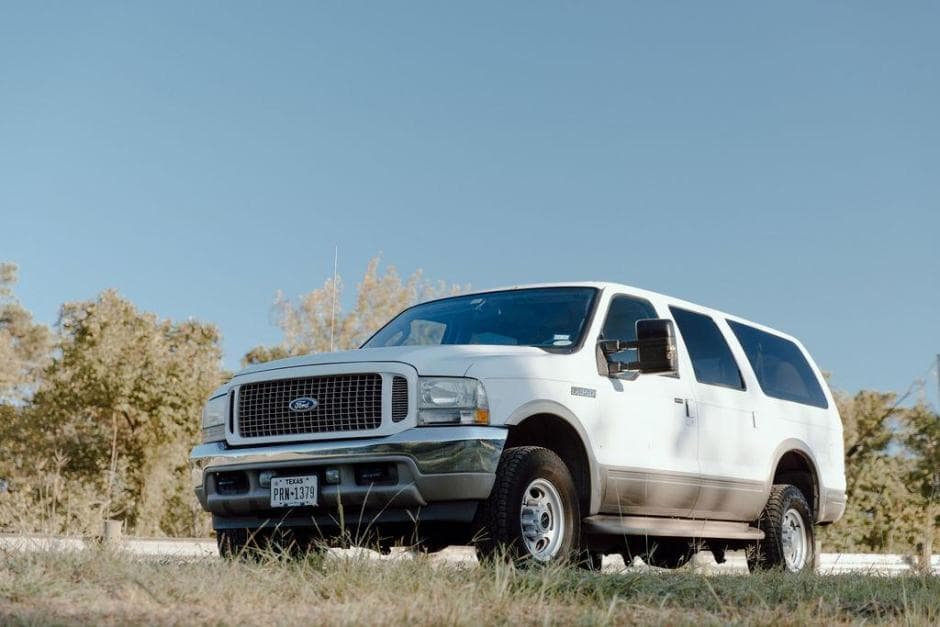 2004 Ford Excursion sold for $24,000