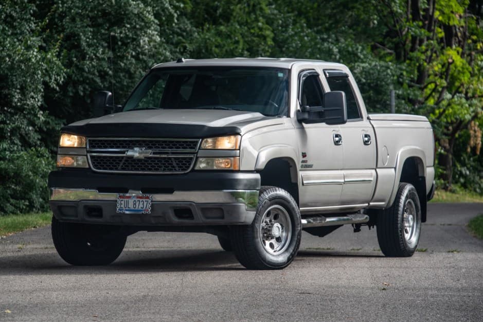 2005 Chevrolet Silverado GMT800 Heavy Duty (2000-2007) sold for $12,750
