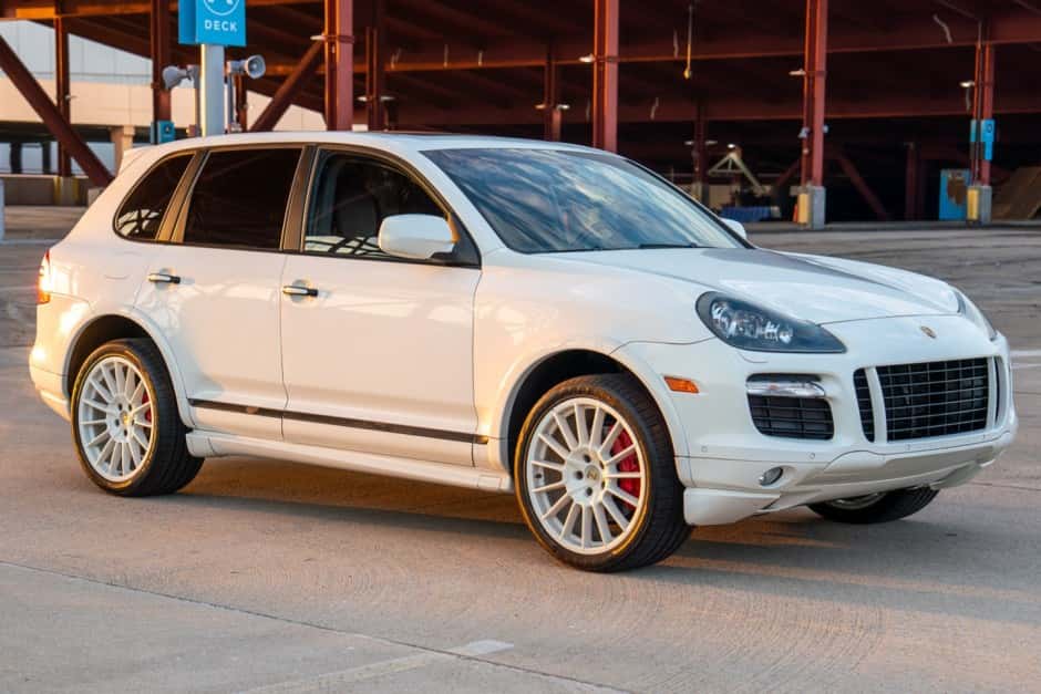 2010 Porsche 955/957 Cayenne (2003-2010) sold for $13,500