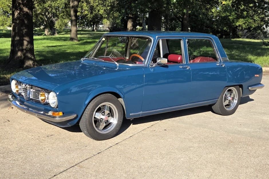 1971 Alfa Romeo 105 Series Sedan sold for $28,250