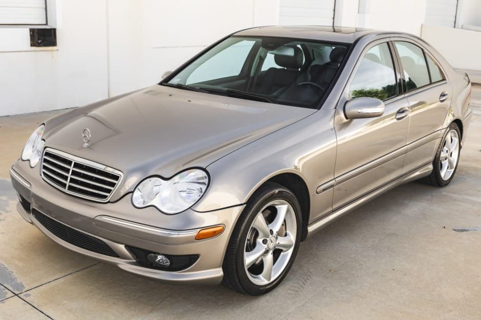 2006 Mercedes-Benz W203 C-Class sold for $7,100