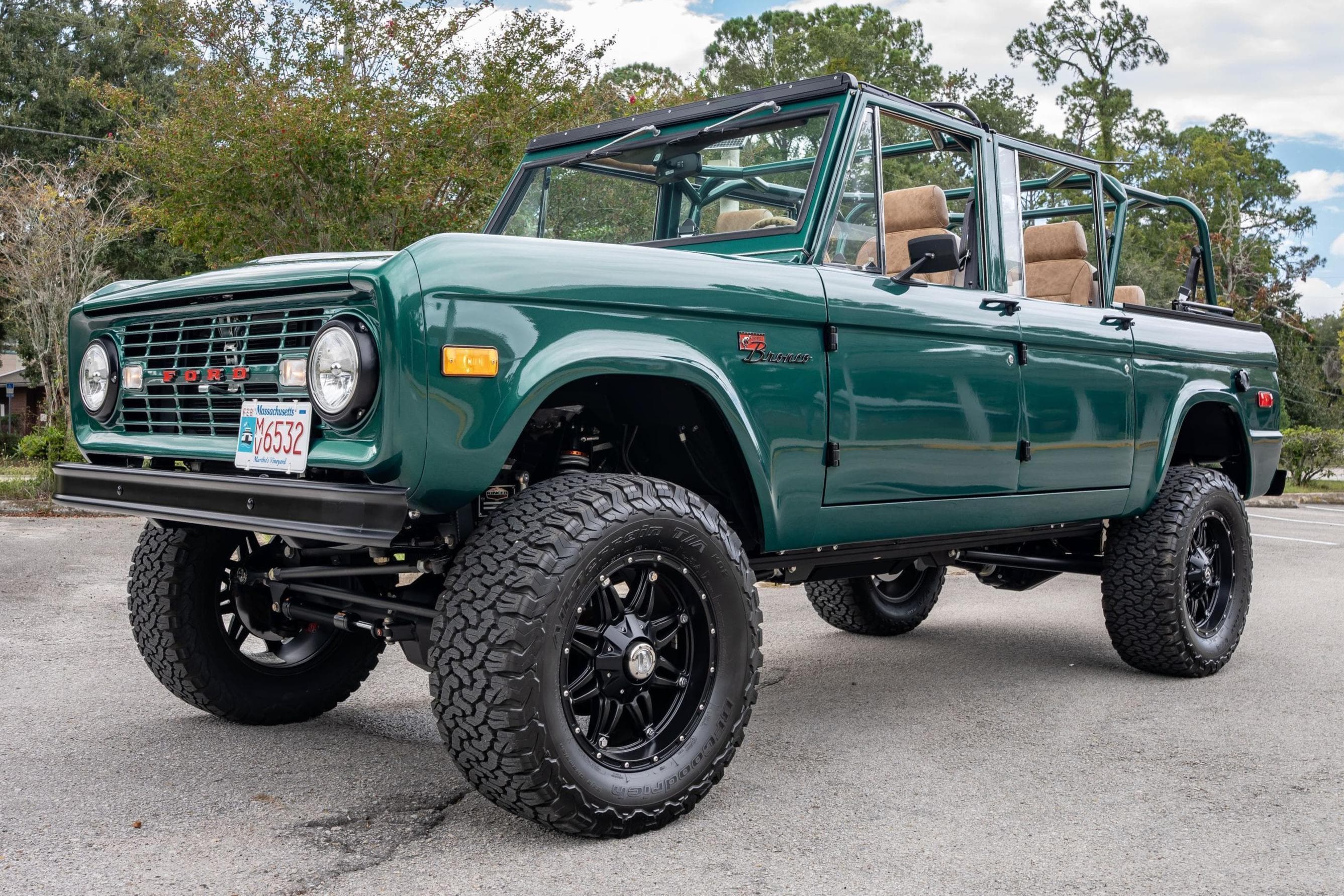 1972 Ford Bronco sold for $100,000