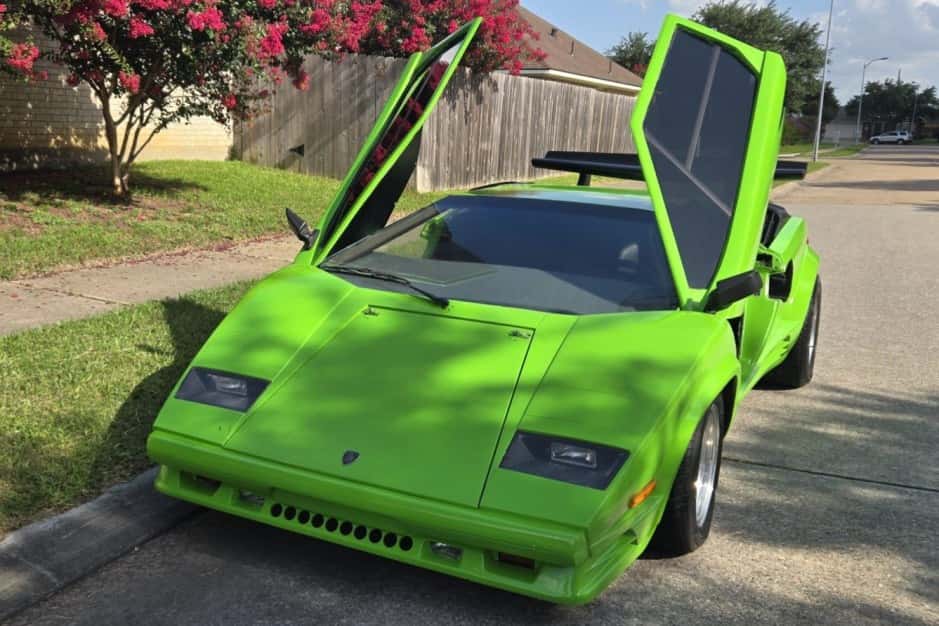 1986 Pontiac Fiero sold for $12,250