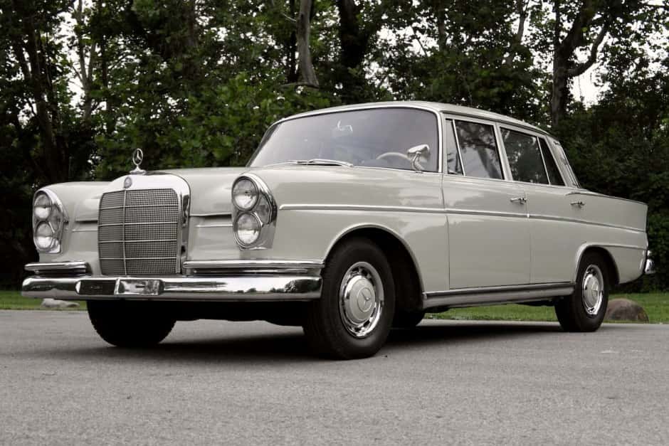 1963 Mercedes-Benz W112 sold for $30,137